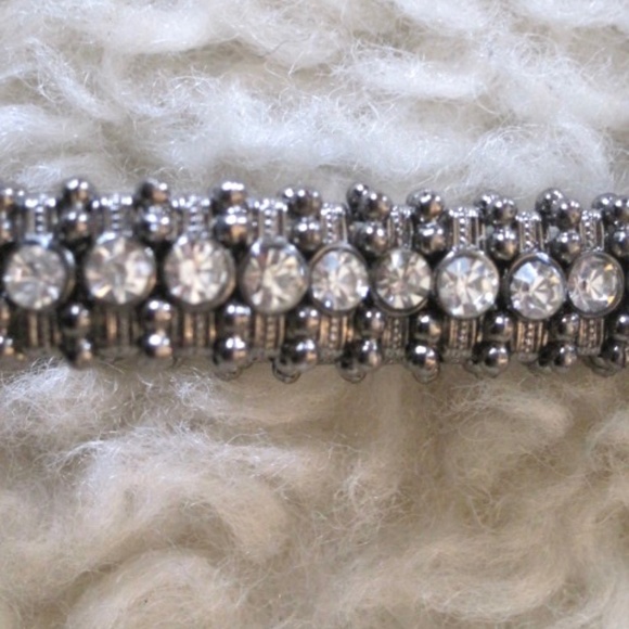Gun Plated Metal Rhinestone Stretch Bracelet - Picture 2 of 3